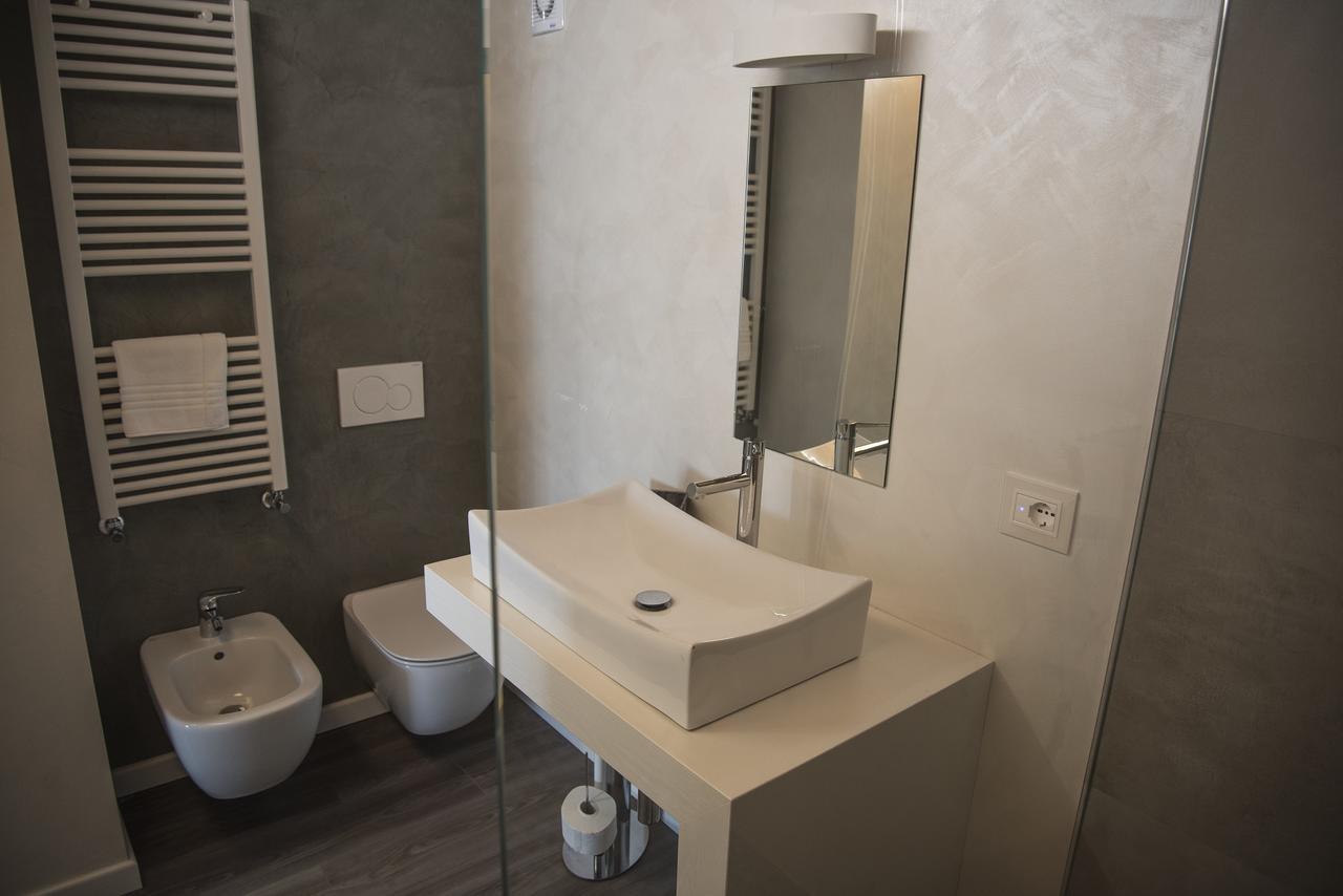 Michela Bb & Relais Bed & Breakfast Lonato Exterior photo